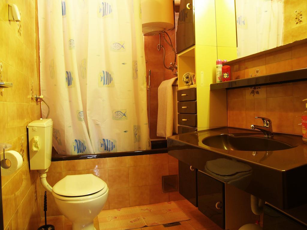 Roses Apartment Lukoran Luaran gambar