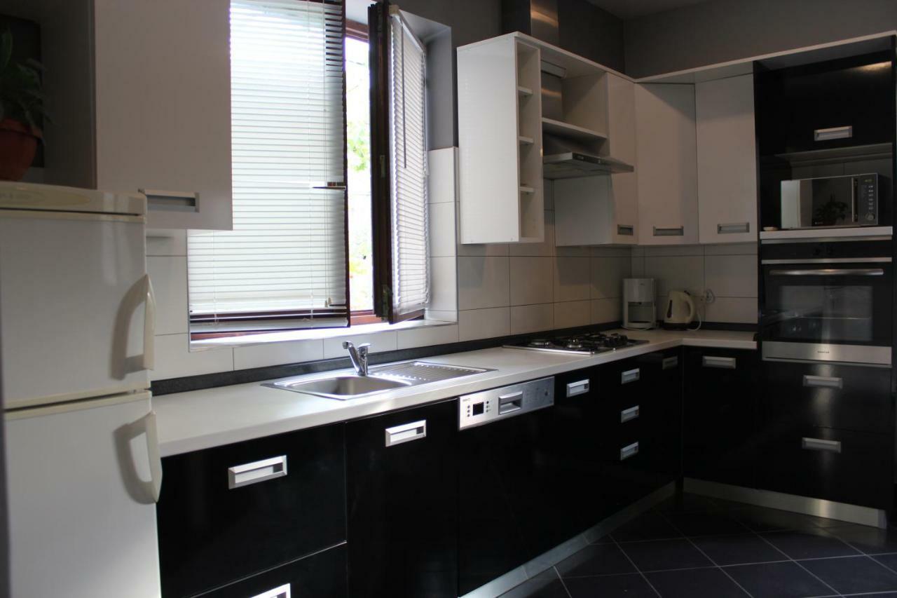 Roses Apartment Lukoran Luaran gambar